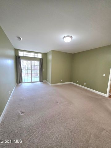 208 N Ridge 208, Troy, NY 12182