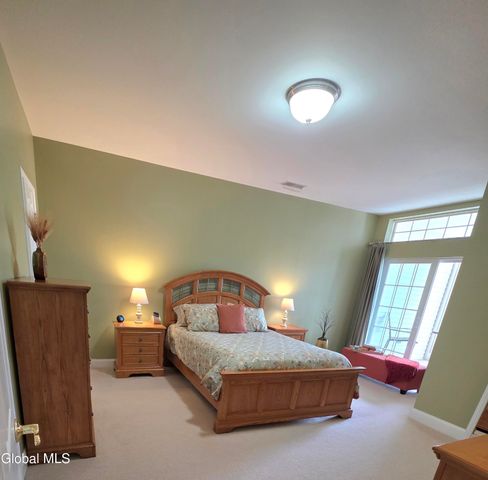 208 N Ridge 208, Troy, NY 12182