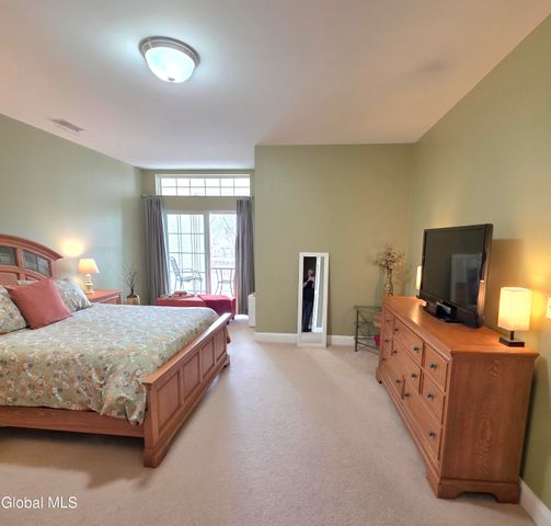 208 N Ridge 208, Troy, NY 12182