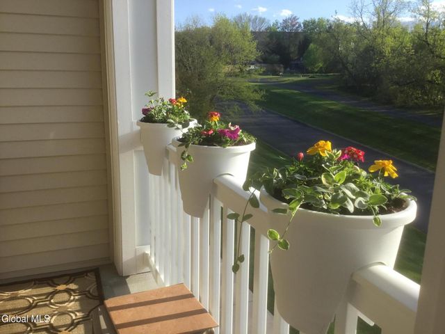 208 N Ridge 208, Troy, NY 12182