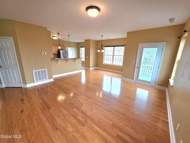 208 N Ridge 208, Troy, NY 12182