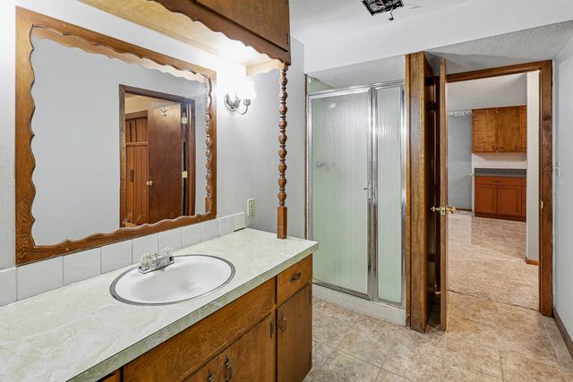 2140 Idaho Drive, Pella, IA 50219