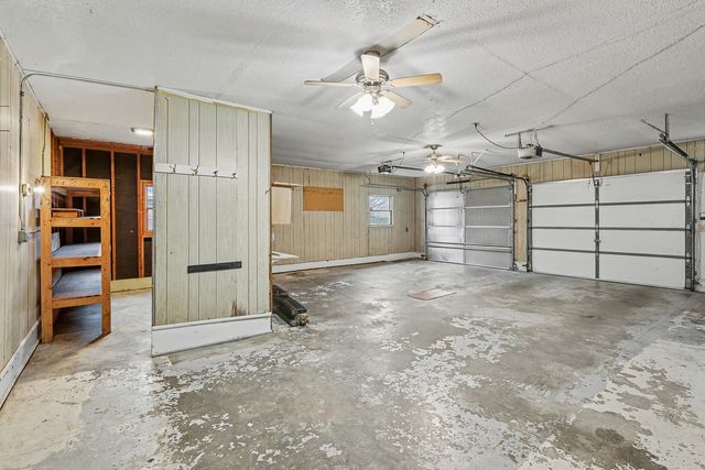 2140 Idaho Drive, Pella, IA 50219