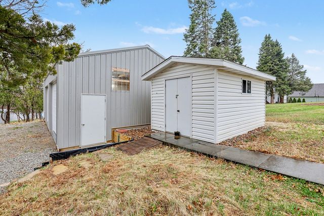 2140 Idaho Drive, Pella, IA 50219