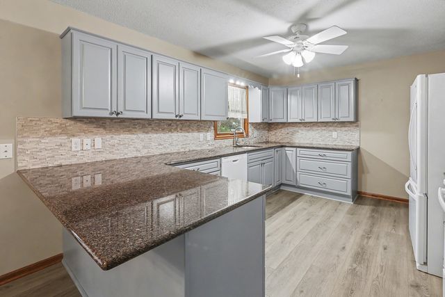 2140 Idaho Drive, Pella, IA 50219