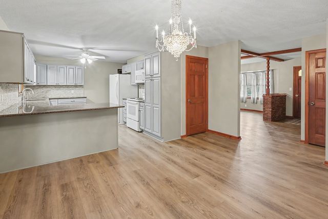 2140 Idaho Drive, Pella, IA 50219