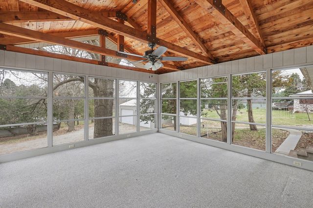 2140 Idaho Drive, Pella, IA 50219