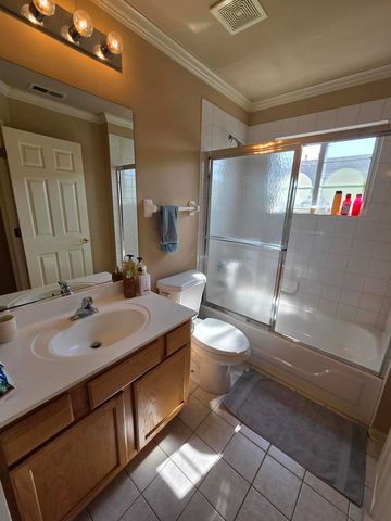 886 S Insignia Court 886, Palatine, IL 60067