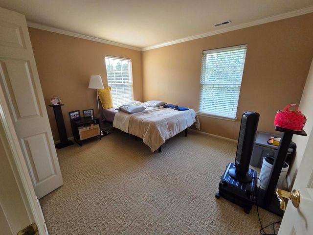886 S Insignia Court 886, Palatine, IL 60067