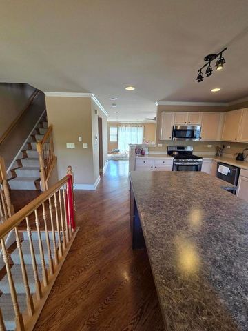 886 S Insignia Court 886, Palatine, IL 60067