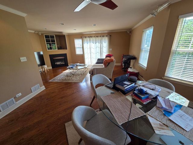 886 S Insignia Court 886, Palatine, IL 60067