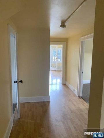 10 E Passaic Street 2, Rochelle Park, NJ 07662