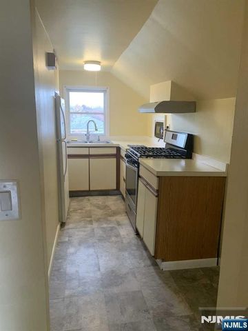 10 E Passaic Street 2, Rochelle Park, NJ 07662
