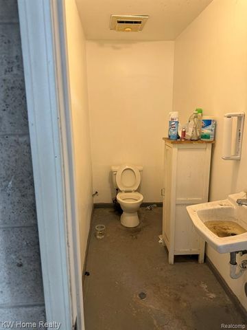 23524 E Fenkell Street, Detroit, MI 48223