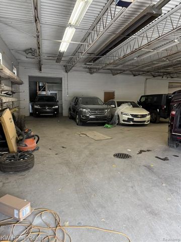 23524 E Fenkell Street, Detroit, MI 48223