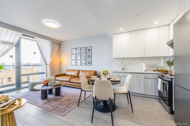 134-11 Franklin Avenue 3A, Flushing, NY 11355