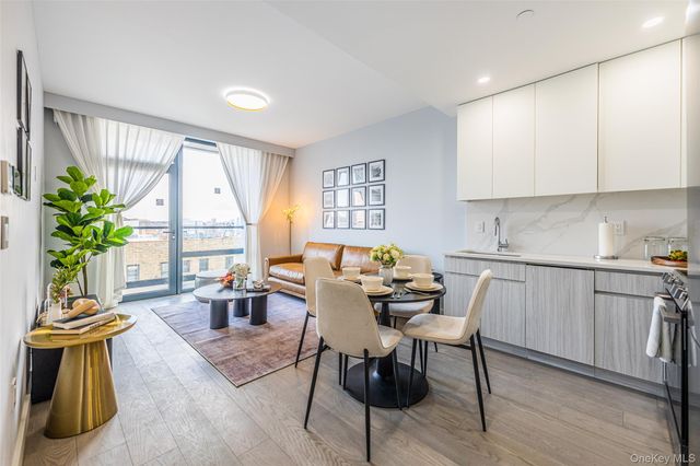 134-11 Franklin Avenue 3A, Flushing, NY 11355