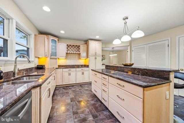 2617 N STEVENS ST, Alexandria, VA 22311