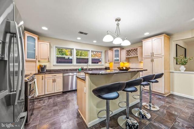 2617 N STEVENS ST, Alexandria, VA 22311