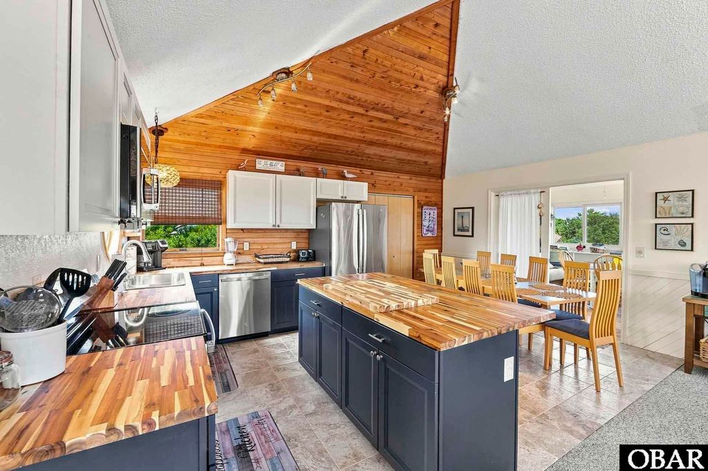 Image 36 of property listing at 747 Willet Court, Corolla, NC 27927