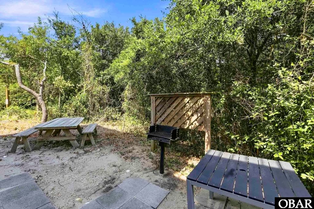 Image 6 of property listing at 747 Willet Court, Corolla, NC 27927