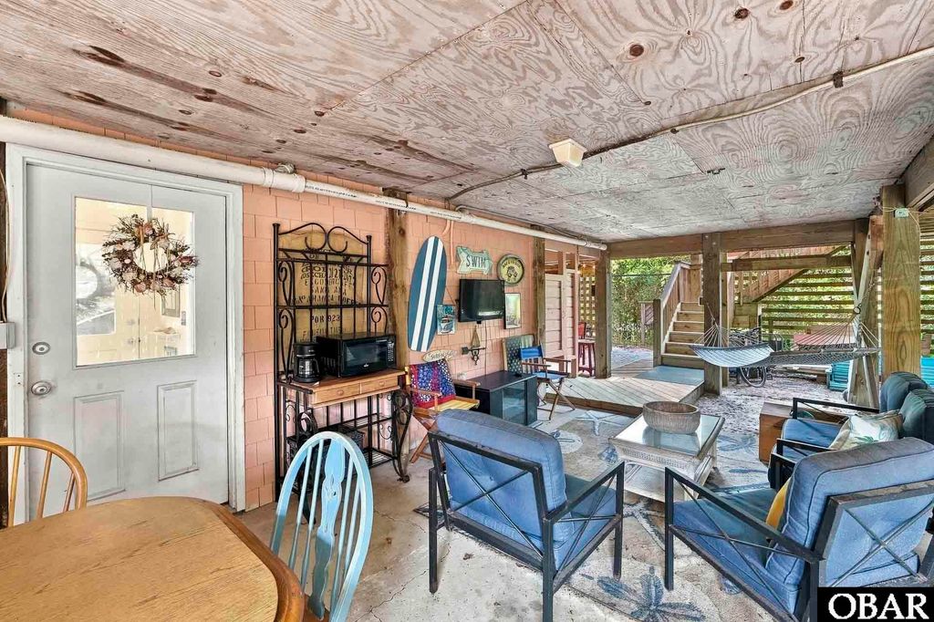 Image 7 of property listing at 747 Willet Court, Corolla, NC 27927