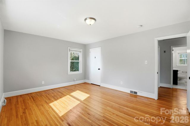 931 Hickory Nut Street, Charlotte, NC 28205