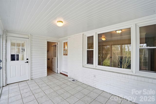 931 Hickory Nut Street, Charlotte, NC 28205