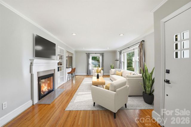 931 Hickory Nut Street, Charlotte, NC 28205