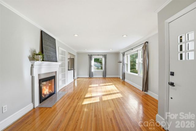 931 Hickory Nut Street, Charlotte, NC 28205