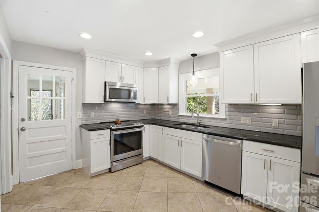 931 Hickory Nut Street, Charlotte, NC 28205