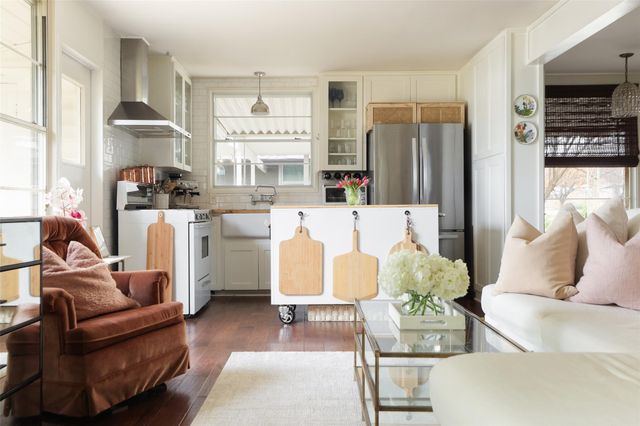 1507 Corona DR, Austin, TX 78723