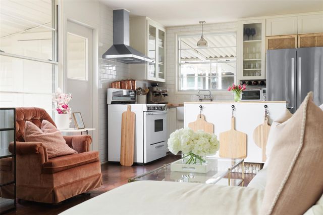 1507 Corona DR, Austin, TX 78723