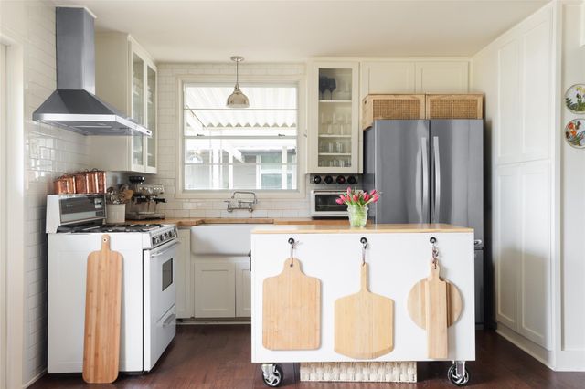 1507 Corona DR, Austin, TX 78723