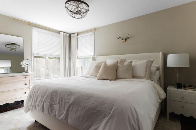 1507 Corona DR, Austin, TX 78723