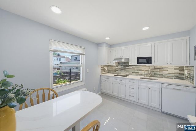 2209 Center Avenue A, Fort Lee, NJ 07024