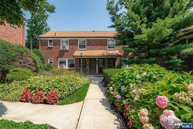 2209 Center Avenue A, Fort Lee, NJ 07024