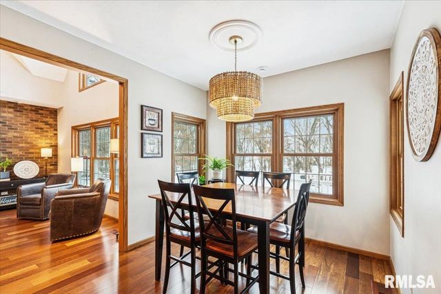 2960 265TH Street, De Witt, IA 52742