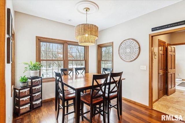 2960 265TH Street, De Witt, IA 52742