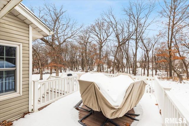 2960 265TH Street, De Witt, IA 52742