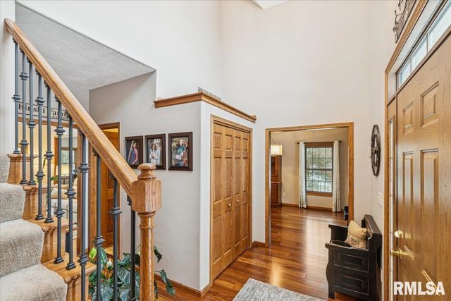 2960 265TH Street, De Witt, IA 52742