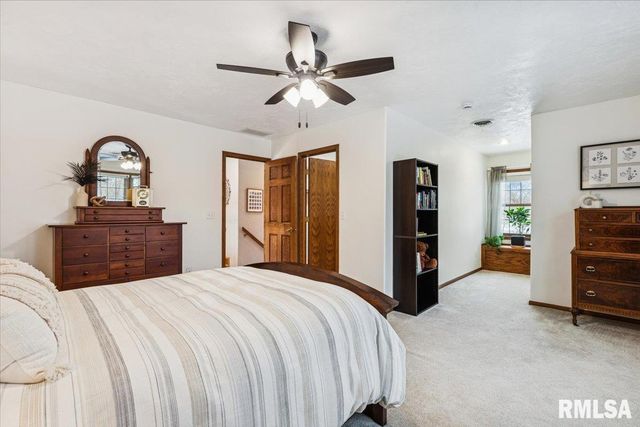 2960 265TH Street, De Witt, IA 52742