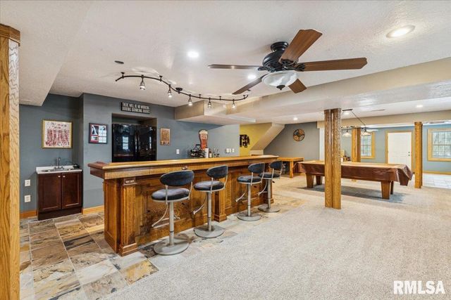 2960 265TH Street, De Witt, IA 52742