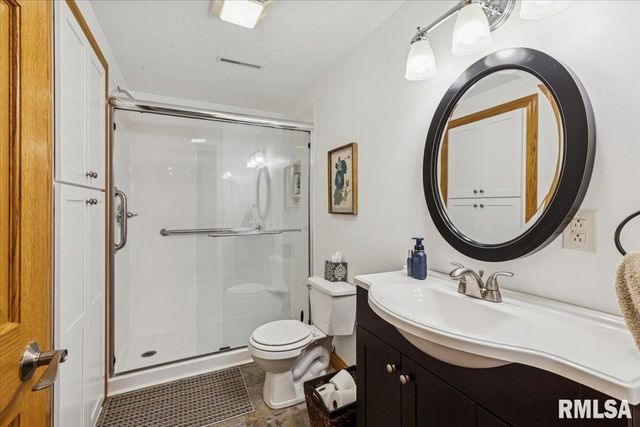 2960 265TH Street, De Witt, IA 52742