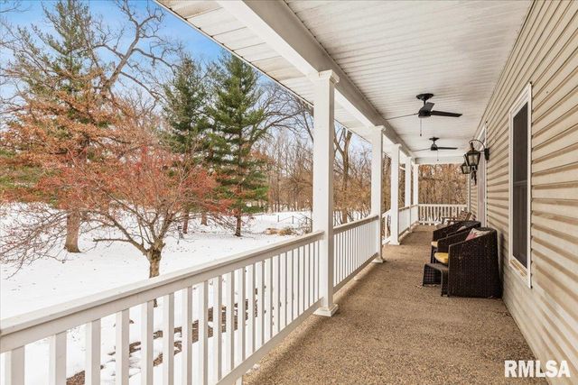 2960 265TH Street, De Witt, IA 52742