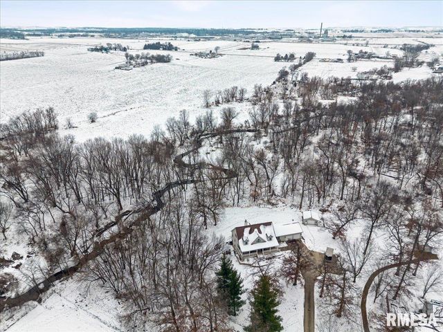 2960 265TH Street, De Witt, IA 52742