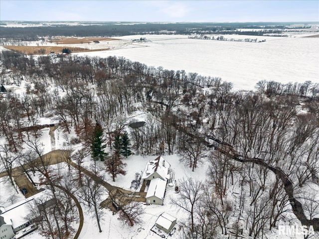 2960 265TH Street, De Witt, IA 52742