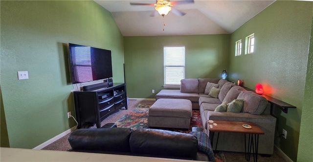2025 Stubbs Drive, Bryan, TX 77807
