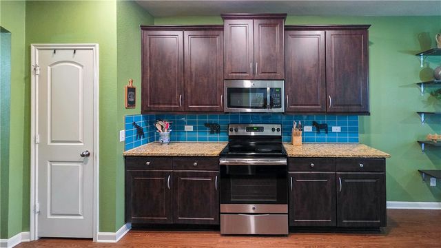 2025 Stubbs Drive, Bryan, TX 77807