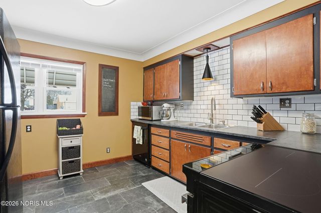 3250 Heatherdowns Boulevard, Toledo, OH 43614